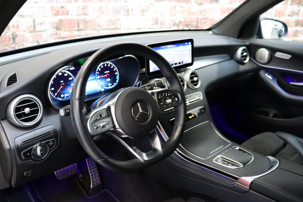 Mercedes-Benz GLC Coupé 300e 4MATIC AMG-Line Automaat / Burmester / Nightpakket / Rijassistentiepakket Plus / Sportonderstel / Stoelverwaming / Achteruitrijcamera / Elektrischverstelbare stoelen / LED / Navigatiesysteem / Leder