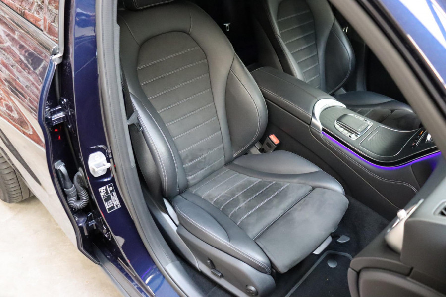 Mercedes-Benz GLC Coupé 300e 4MATIC AMG-Line Automaat / Burmester / Nightpakket / Rijassistentiepakket Plus / Sportonderstel / Stoelverwaming / Achteruitrijcamera / Elektrischverstelbare stoelen / LED / Navigatiesysteem / Leder