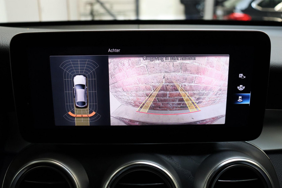 Mercedes-Benz GLC Coupé 300e 4MATIC AMG-Line Automaat / Burmester / Nightpakket / Rijassistentiepakket Plus / Sportonderstel / Stoelverwaming / Achteruitrijcamera / Elektrischverstelbare stoelen / LED / Navigatiesysteem / Leder