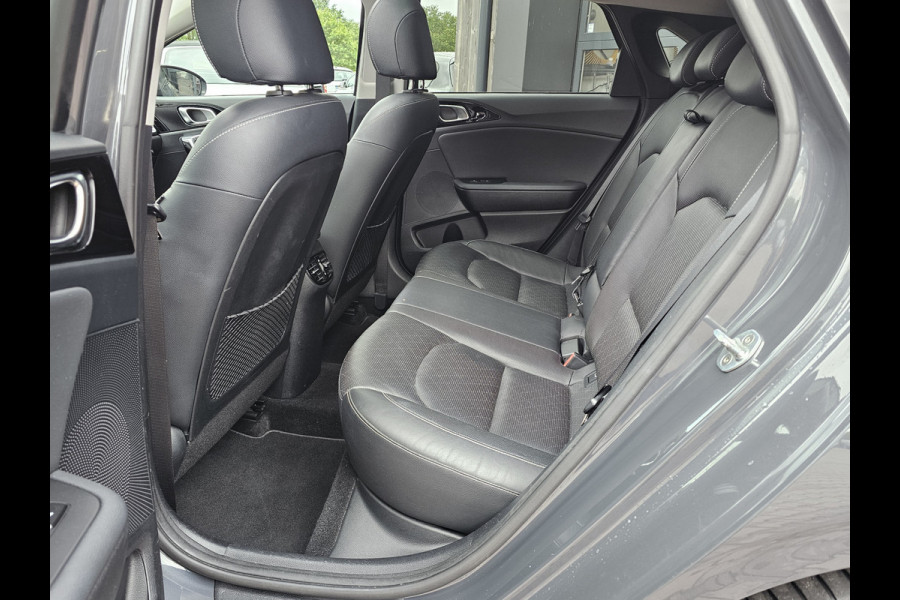 Kia Ceed 1.4 T-GDi ExecutiveLine | Navi | Pano | Trekhaak | Leer | Stoelverwarming | Keyless | Elek. stoelen |