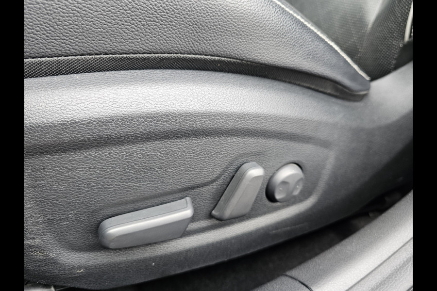 Kia Ceed 1.4 T-GDi ExecutiveLine | Navi | Pano | Trekhaak | Leer | Stoelverwarming | Keyless | Elek. stoelen |