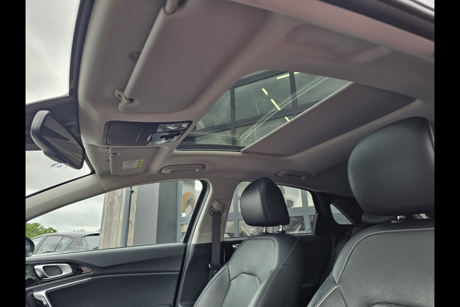 Kia Ceed 1.4 T-GDi ExecutiveLine | Navi | Pano | Trekhaak | Leer | Stoelverwarming | Keyless | Elek. stoelen |