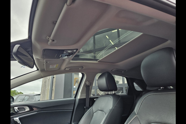 Kia Ceed 1.4 T-GDi ExecutiveLine | Navi | Pano | Trekhaak | Leer | Stoelverwarming | Keyless | Elek. stoelen |
