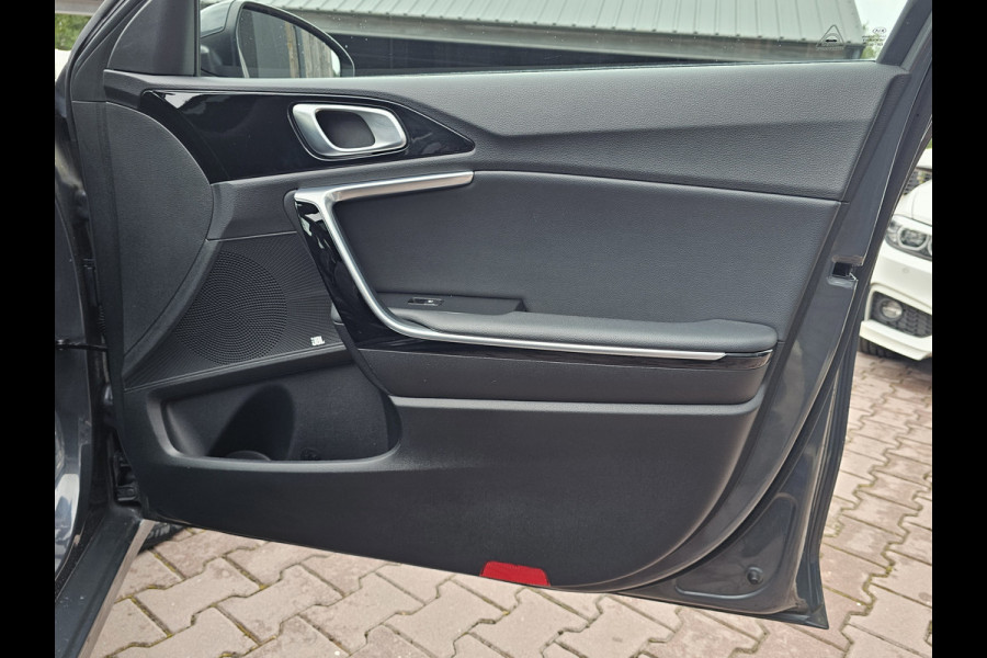 Kia Ceed 1.4 T-GDi ExecutiveLine | Navi | Pano | Trekhaak | Leer | Stoelverwarming | Keyless | Elek. stoelen |