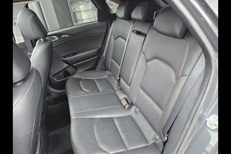 Kia Ceed 1.4 T-GDi ExecutiveLine | Navi | Pano | Trekhaak | Leer | Stoelverwarming | Keyless | Elek. stoelen |