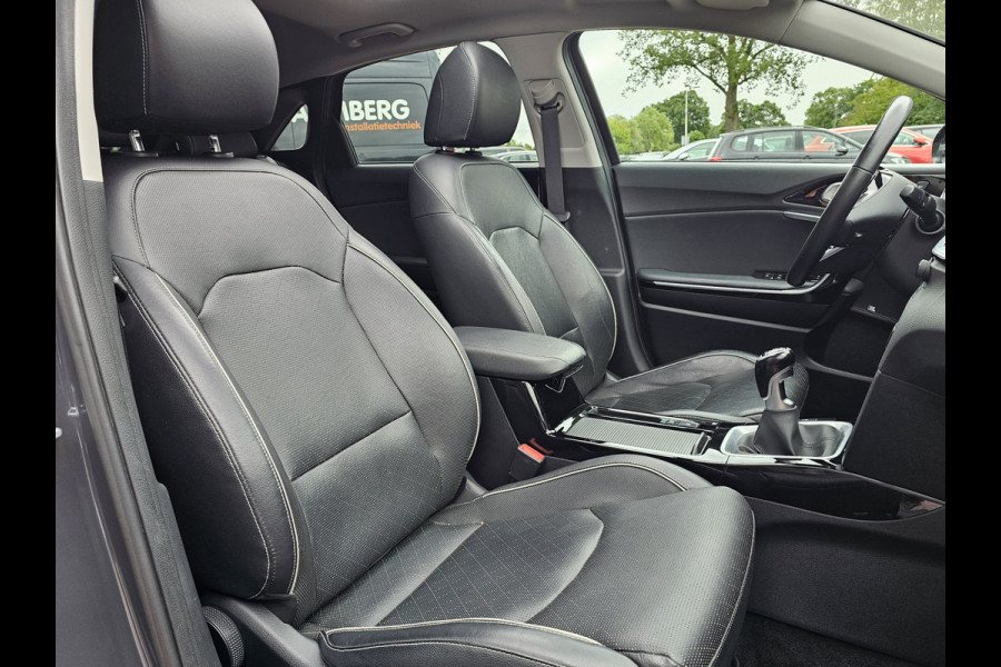 Kia Ceed 1.4 T-GDi ExecutiveLine | Navi | Pano | Trekhaak | Leer | Stoelverwarming | Keyless | Elek. stoelen |