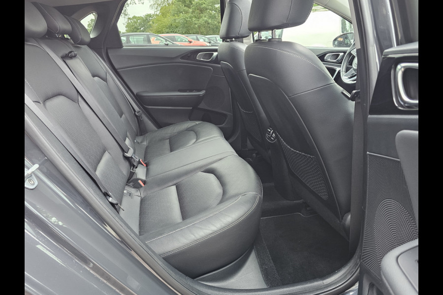 Kia Ceed 1.4 T-GDi ExecutiveLine | Navi | Pano | Trekhaak | Leer | Stoelverwarming | Keyless | Elek. stoelen |