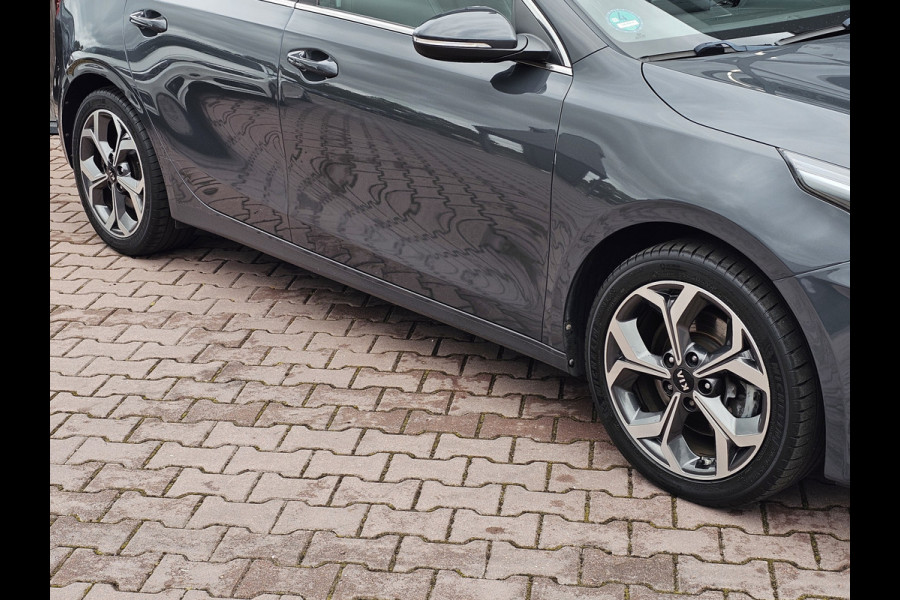 Kia Ceed 1.4 T-GDi ExecutiveLine | Navi | Pano | Trekhaak | Leer | Stoelverwarming | Keyless | Elek. stoelen |