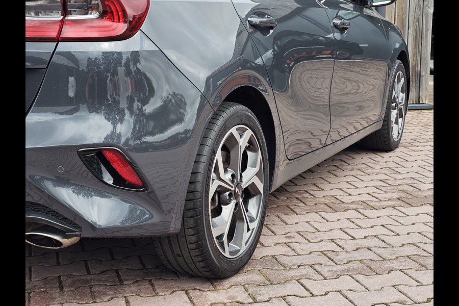 Kia Ceed 1.4 T-GDi ExecutiveLine | Navi | Pano | Trekhaak | Leer | Stoelverwarming | Keyless | Elek. stoelen |