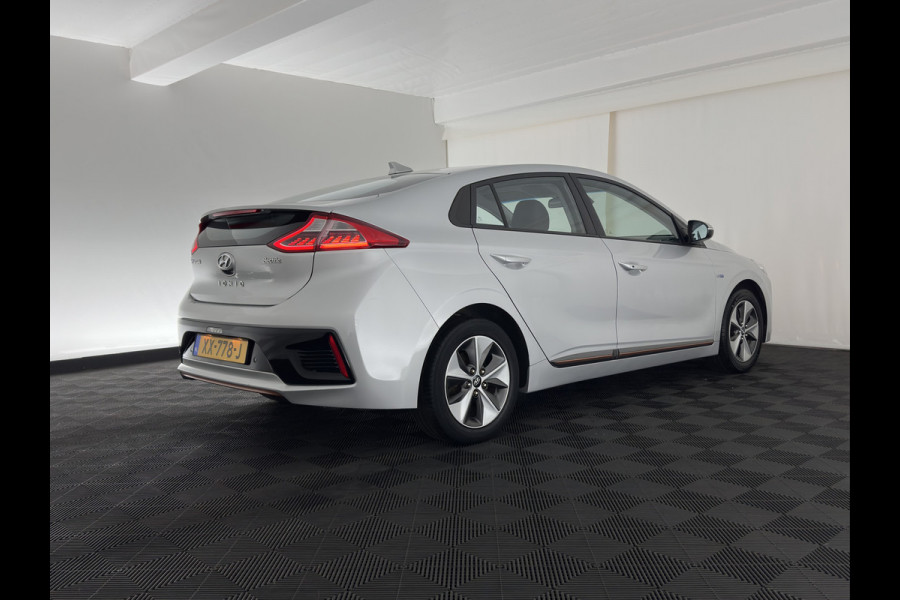 Hyundai IONIQ Comfort EV (INCL-BTW) Aut. *ADAPTIVE-CRUISE | DIGI-COCKPIT | SHIFTPADDLES | LANE-ASSIST | CCS-FASTLOADER | CRUISE | CAMERA | KEYLESS | DAB+ | NAVI-FULLMAP | ECC | PDC | 16"*