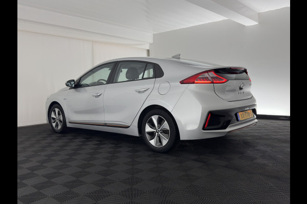 Hyundai IONIQ Comfort EV (INCL-BTW) Aut. *ADAPTIVE-CRUISE | DIGI-COCKPIT | SHIFTPADDLES | LANE-ASSIST | CCS-FASTLOADER | CRUISE | CAMERA | KEYLESS | DAB+ | NAVI-FULLMAP | ECC | PDC | 16"*