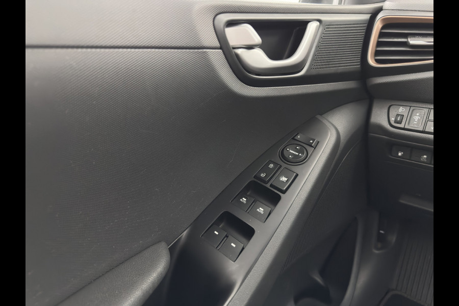 Hyundai IONIQ Comfort EV (INCL-BTW) Aut. *ADAPTIVE-CRUISE | DIGI-COCKPIT | SHIFTPADDLES | LANE-ASSIST | CCS-FASTLOADER | CRUISE | CAMERA | KEYLESS | DAB+ | NAVI-FULLMAP | ECC | PDC | 16"*