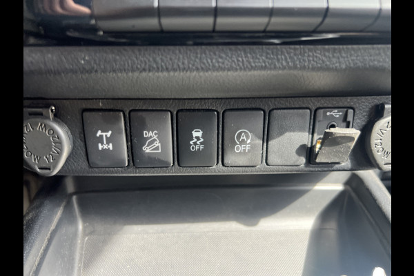 Toyota Hilux 2.4 D-4D-F Double Cab 5 persoons/Geel Kenteken