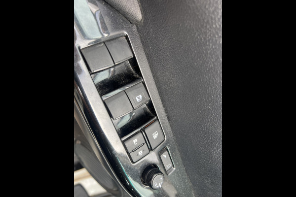 Toyota Hilux 2.4 D-4D-F Double Cab 5 persoons/Geel Kenteken