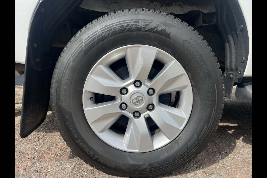 Toyota Hilux 2.4 D-4D-F Double Cab 5 persoons/Geel Kenteken