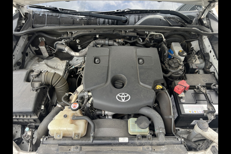 Toyota Hilux 2.4 D-4D-F Double Cab 5 persoons/Geel Kenteken