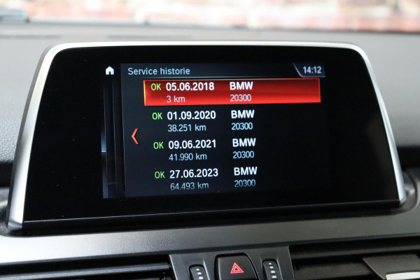 BMW 2 Serie Active Tourer 218i Executive Automaat / Navigatie / Trekhaak / Achteruitrijcamera / Climate Control / Sportstoel / Cruise Control / Bluetooth / Chrome Line / 16 Inch / Parkeerassistent / LED