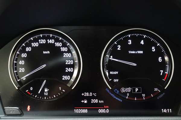 BMW 2 Serie Active Tourer 218i Executive Automaat / Navigatie / Trekhaak / Achteruitrijcamera / Climate Control / Sportstoel / Cruise Control / Bluetooth / Chrome Line / 16 Inch / Parkeerassistent / LED