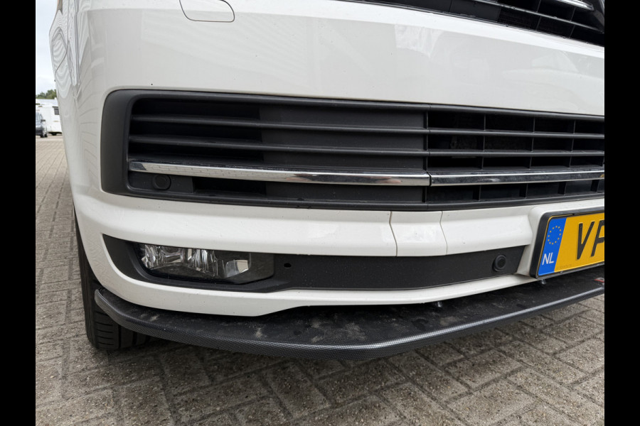 Volkswagen Transporter 2.0 TDI 150pk DSG automaat L2H1 DC 5 persoons Highline / vaste prijs rijklaar € 32.950 ex btw / lease vanaf € 538 / leer / cruise / airco / trekhaak 2500 kg / navigatie / euro 6 / bpm vrij !