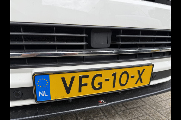 Volkswagen Transporter 2.0 TDI 150pk DSG automaat L2H1 DC 5 persoons Highline / vaste prijs rijklaar € 32.950 ex btw / lease vanaf € 538 / leer / cruise / airco / trekhaak 2500 kg / navigatie / euro 6 / bpm vrij !