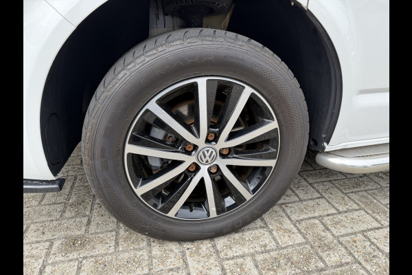 Volkswagen Transporter 2.0 TDI 150pk DSG automaat L2H1 DC 5 persoons Highline / vaste prijs rijklaar € 32.950 ex btw / lease vanaf € 538 / leer / cruise / airco / trekhaak 2500 kg / navigatie / euro 6 / bpm vrij !