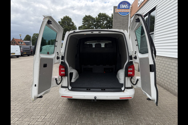 Volkswagen Transporter 2.0 TDI 150pk DSG automaat L2H1 DC 5 persoons Highline / vaste prijs rijklaar € 32.950 ex btw / lease vanaf € 538 / leer / cruise / airco / trekhaak 2500 kg / navigatie / euro 6 / bpm vrij !