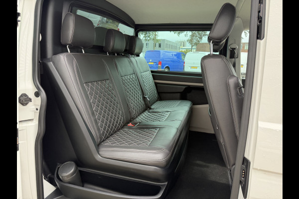 Volkswagen Transporter 2.0 TDI 150pk DSG automaat L2H1 DC 5 persoons Highline / vaste prijs rijklaar € 32.950 ex btw / lease vanaf € 538 / leer / cruise / airco / trekhaak 2500 kg / navigatie / euro 6 / bpm vrij !