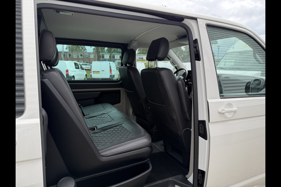 Volkswagen Transporter 2.0 TDI 150pk DSG automaat L2H1 DC 5 persoons Highline / vaste prijs rijklaar € 32.950 ex btw / lease vanaf € 538 / leer / cruise / airco / trekhaak 2500 kg / navigatie / euro 6 / bpm vrij !