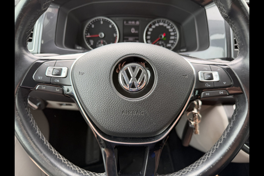 Volkswagen Transporter 2.0 TDI 150pk DSG automaat L2H1 DC 5 persoons Highline / vaste prijs rijklaar € 32.950 ex btw / lease vanaf € 538 / leer / cruise / airco / trekhaak 2500 kg / navigatie / euro 6 / bpm vrij !
