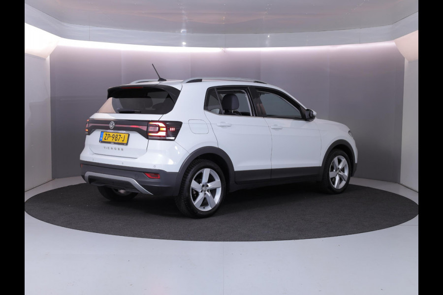 Volkswagen T-Cross 1.0 TSI Style 115pk 6bak| Navigatie| alarm| 17'LM-velgen | Extra getint glas