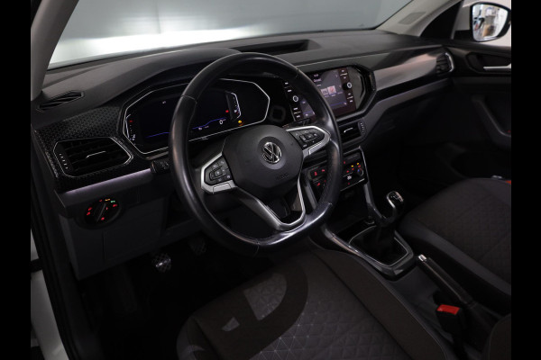Volkswagen T-Cross 1.0 TSI Style 115pk 6bak| Navigatie| alarm| 17'LM-velgen | Extra getint glas