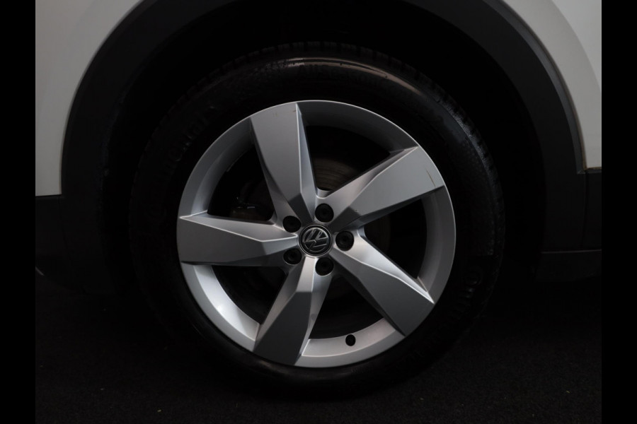 Volkswagen T-Cross 1.0 TSI Style 115pk 6bak| Navigatie| alarm| 17'LM-velgen | Extra getint glas
