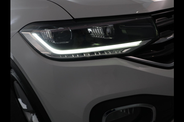 Volkswagen T-Cross 1.0 TSI Style 115pk 6bak| Navigatie| alarm| 17'LM-velgen | Extra getint glas