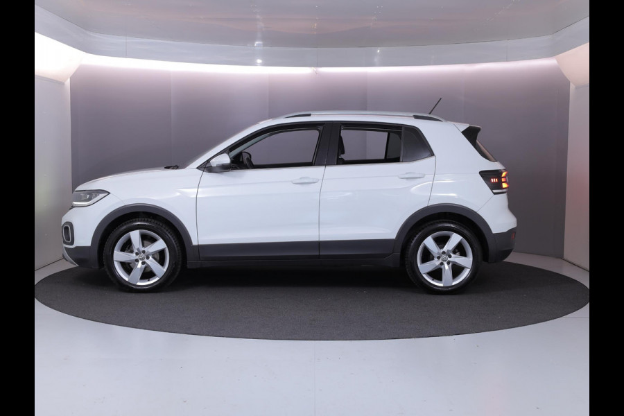 Volkswagen T-Cross 1.0 TSI Style 115pk 6bak| Navigatie| alarm| 17'LM-velgen | Extra getint glas
