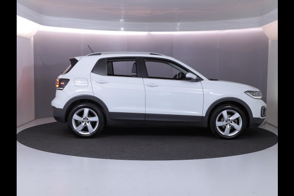Volkswagen T-Cross 1.0 TSI Style 115pk 6bak| Navigatie| alarm| 17'LM-velgen | Extra getint glas