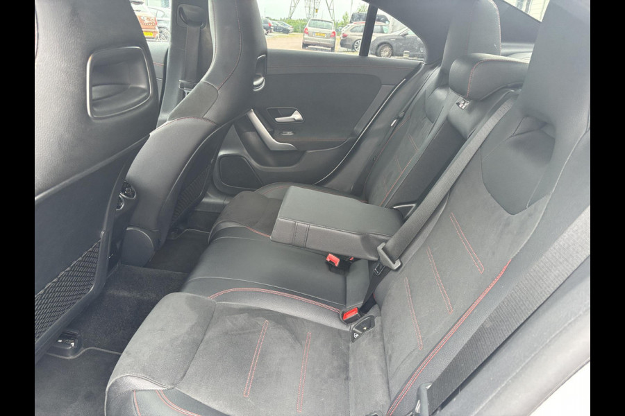 Mercedes-Benz CLA-Klasse 220 4MATIC AMG Premium
