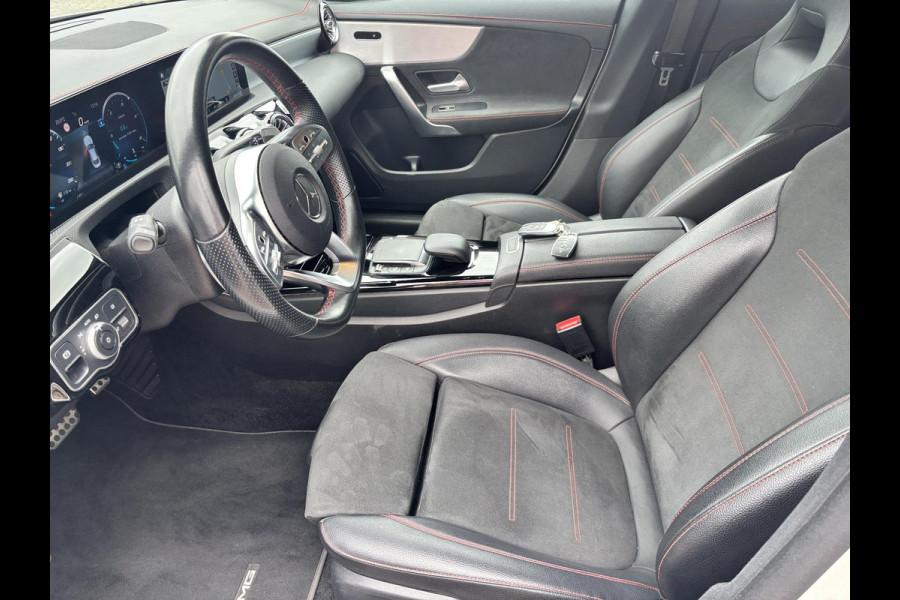 Mercedes-Benz CLA-Klasse 220 4MATIC AMG Premium