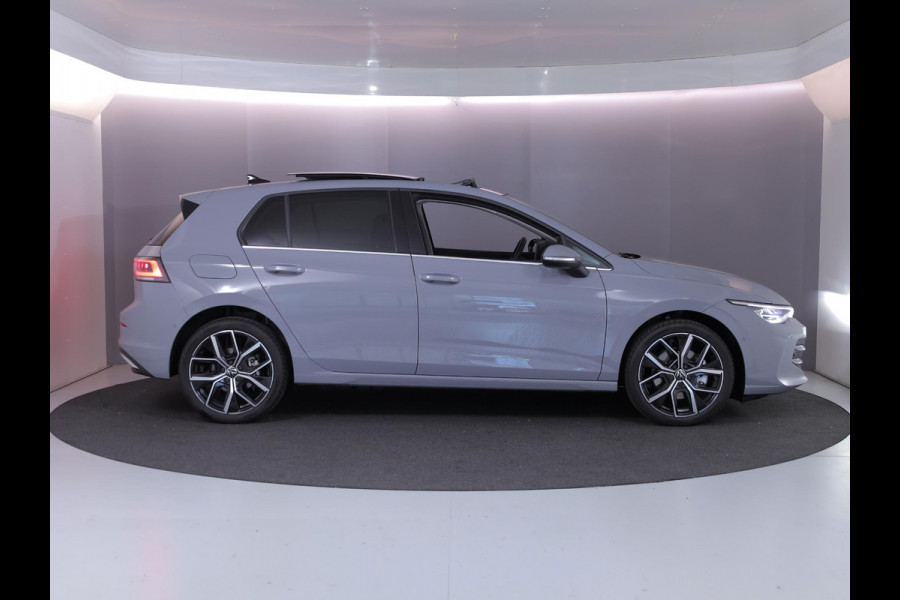 Volkswagen Golf 1.5 eHybrid Style Edition Navi| Pano.dak| el. trekhaak | Camera