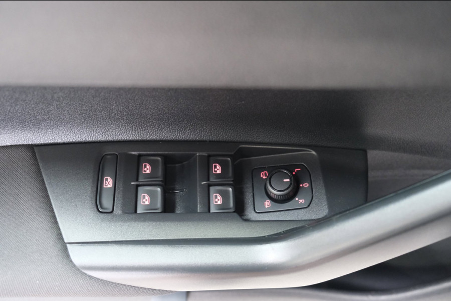 Volkswagen Polo 1.0 TSI R-Line Edition Automaat - N.A.P. Airco, Cruise, PDC, Camera, Carplay.