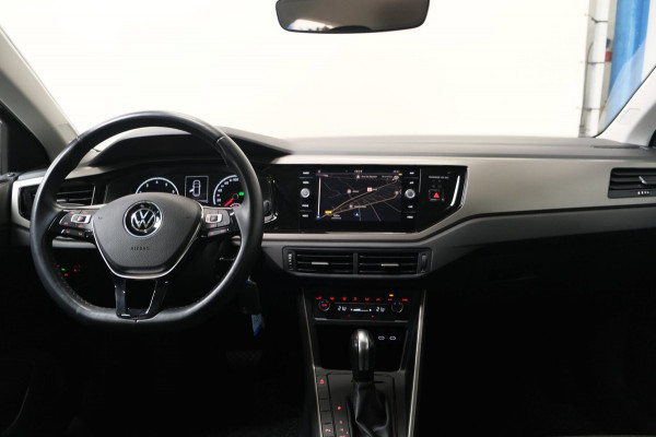 Volkswagen Polo 1.0 TSI R-Line Edition Automaat - N.A.P. Airco, Cruise, PDC, Camera, Carplay.