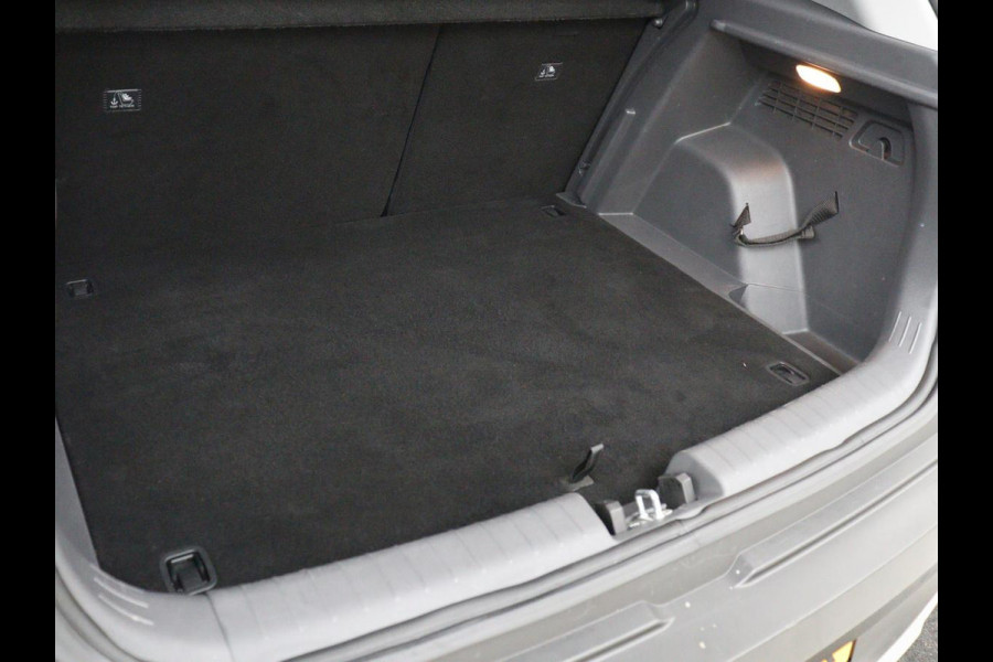 Hyundai Bayon 1.0 T-GDI Comfort | Virtual | Cruise control | Carplay | Park assist | DAB | Lane assist | Full LED | Camera