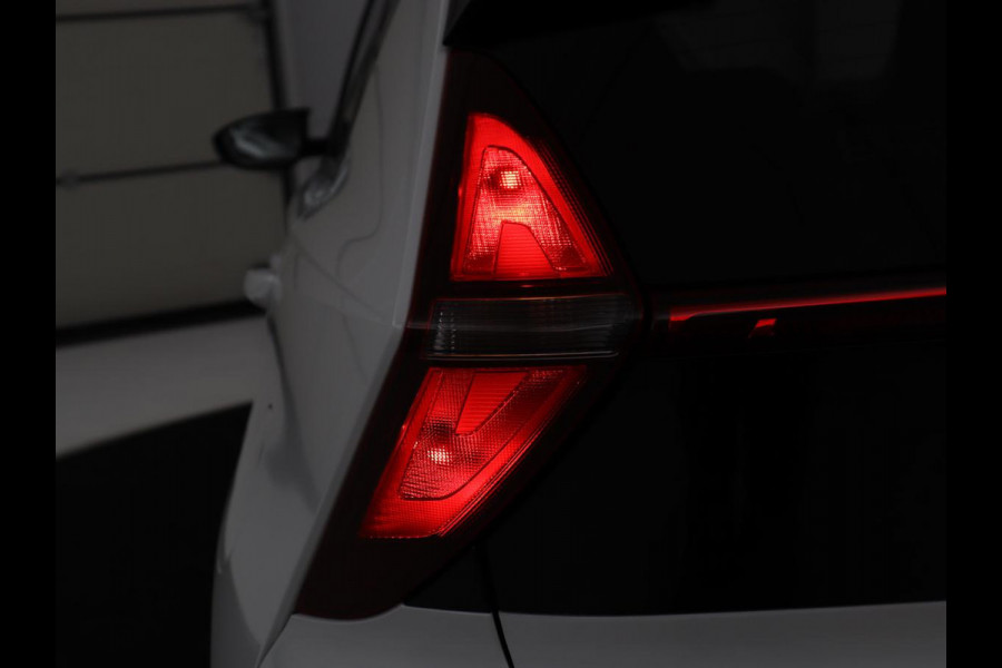 Hyundai Bayon 1.0 T-GDI Comfort | Virtual | Cruise control | Carplay | Park assist | DAB | Lane assist | Full LED | Camera