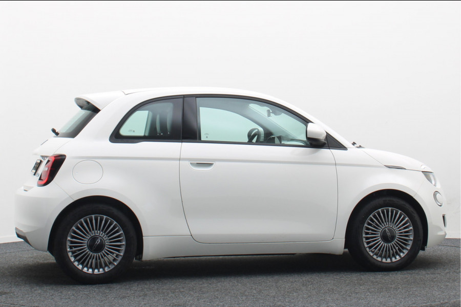 Fiat 500E Icon 42 kWh Virtual Cockpit, Cruise, Apple Carplay, Lane Assist, Climate, DAB, LED, 16''