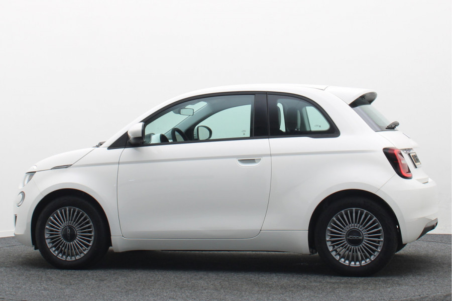 Fiat 500E Icon 42 kWh Virtual Cockpit, Cruise, Apple Carplay, Lane Assist, Climate, DAB, LED, 16''