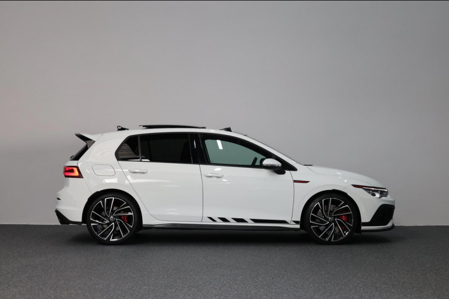 Volkswagen Golf 2.0 TSI GTI Clubsport 301+PK LED+IQ/PANO/HALF LEER+ALCANTARA+S.VERWARMING/19"/CAM/LINE/ACC/ECC/12 MND GARANTIE!