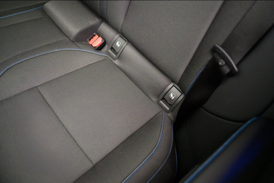 Lynk & Co 01 1.5 261PK Plug-in Hybrid *Zwarte Hemel* 360° Camera Pano/dak Apple/Carplay Adaptive/Cruise