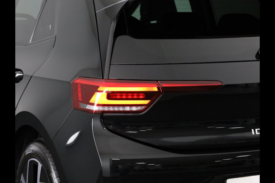 Volkswagen ID.3 Life 50 kWh accu 125 kW / 170 PK Hatchback Elektri Achteruitrijcamera | Carplay