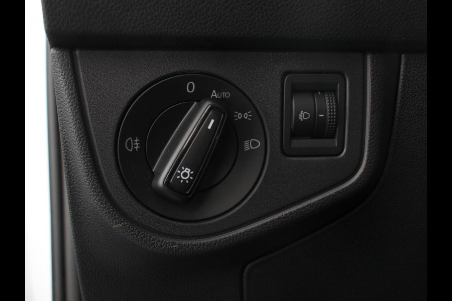 Volkswagen Polo 1.0 TSI Life Edition DSG Navigatie Apple Carplay/Android Auto Climate Control Parkeer sensoren Dab Lichtmetalen velgen