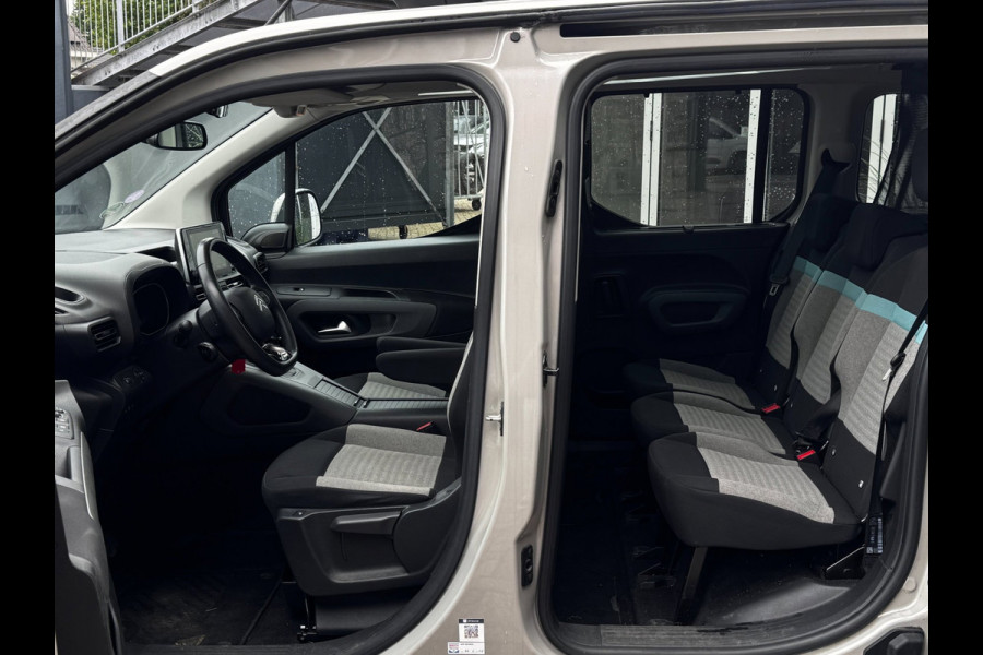 Citroën Berlingo 1.2 PureTech Shine | Panoramadak | Distributieriem vervangen | Camera | Navi by App | HUD | Climate Control