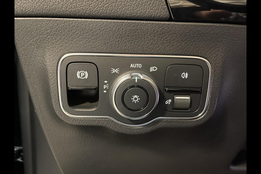 Mercedes-Benz B-Klasse 250 e Business Solution AMG Limited Night Pakket 18''/Sfeerverlichting/DAB/PDC v+a/Stoelverwarming/Climate/Apple Carplay & Android Auto